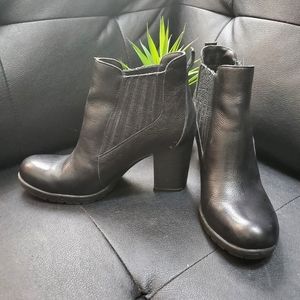 BOC by Born leather Chelsea Boots
